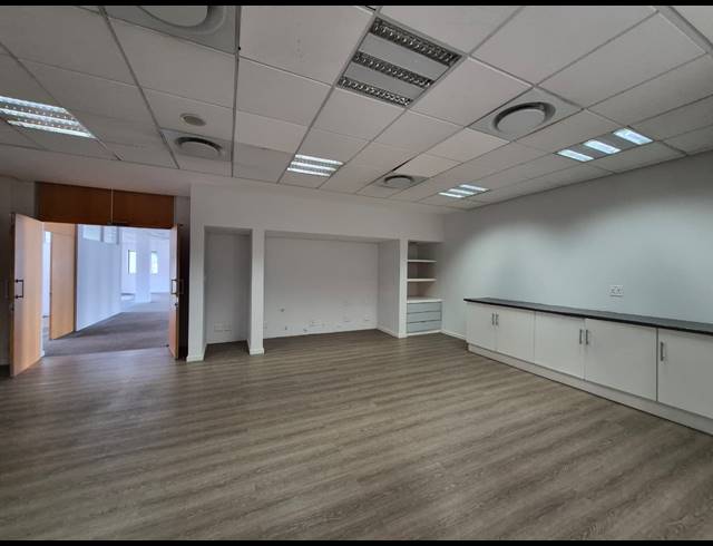 1,528M² OFFICE TO LET IN ILLOVO
